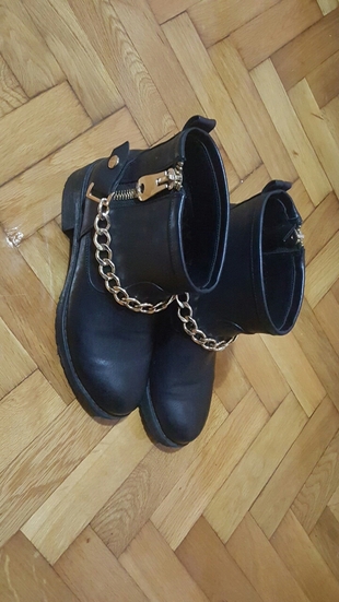 çok temiz bot istege bagli zincirli çıkartılıyo içi tüylü sicak 