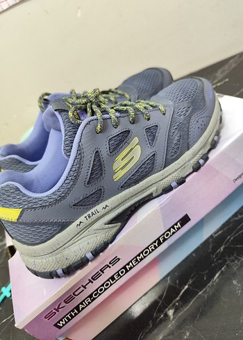 Skechers 38