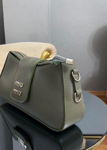 Miu Miu Kemer Detaylı Kadın Deri Çanta - Görsel 2