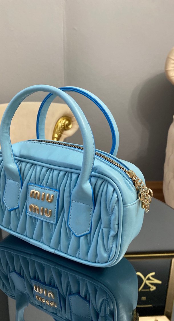 Mavi Deri Kadın El Çantası - Miu Miu - Görsel 2