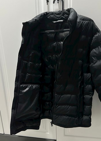 Siyah Fermuarlı Kışlık Mont - Görsel 2