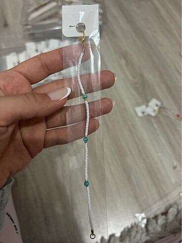 Çeşit bileklikler
