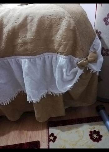 İşlemeli Beyaz Parlak Yatak Örtüsü - Görsel 5