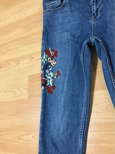 40 Beden Cicekli kot pantolon