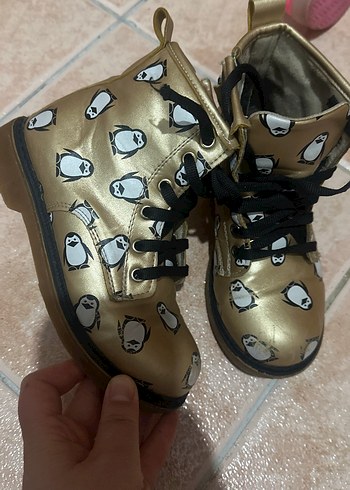Kız Çocuk Parlak Altın Botlar - Görsel 3