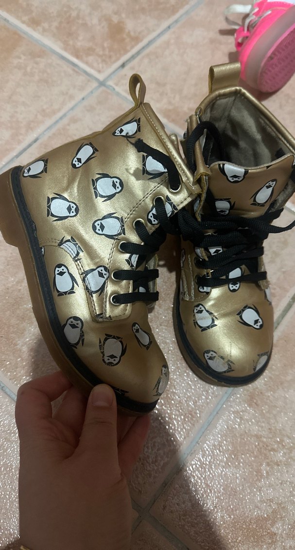 Kız Çocuk Parlak Altın Botlar - Görsel 3
