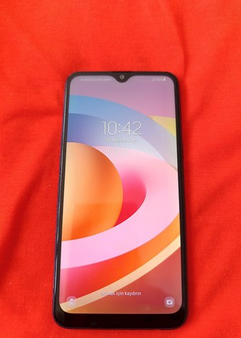Kırmızı Renkli Android Akıllı Telefon