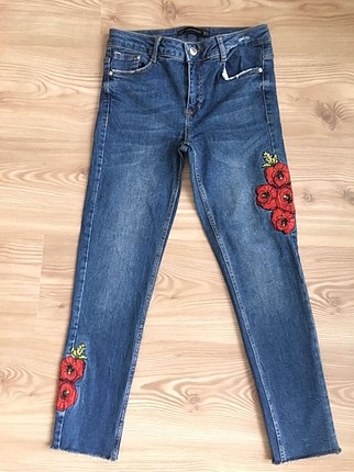 Zara işlemeli jean