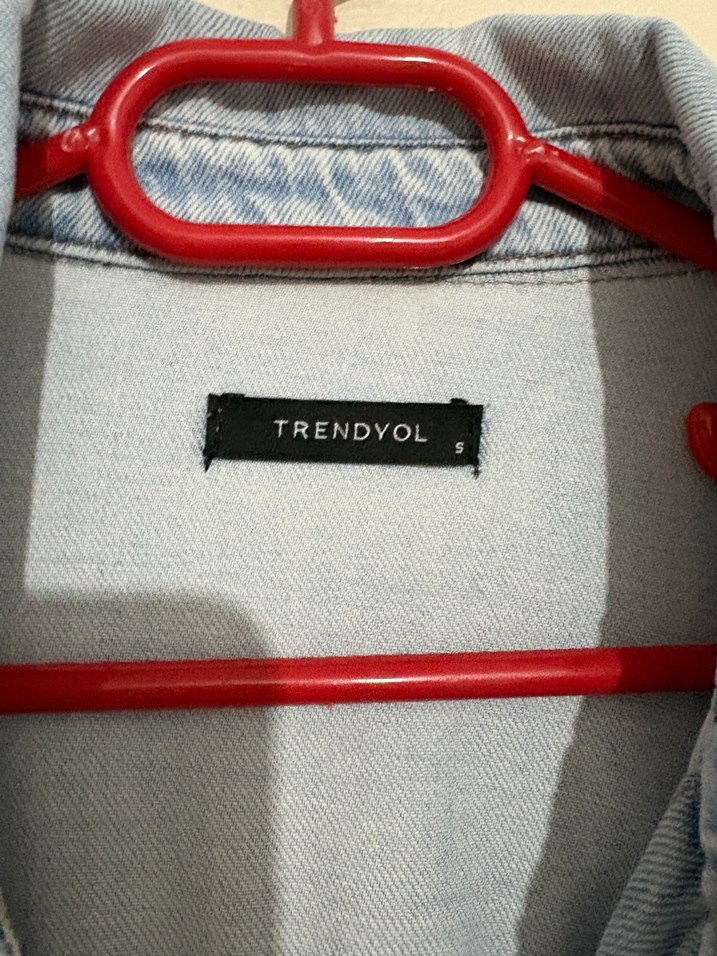 Düğmeli Uzun Kollu Mavi Denim Ceket - Görsel 3