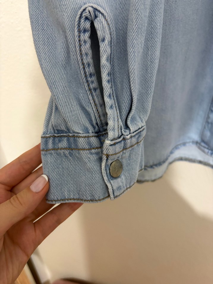 Düğmeli Uzun Kollu Mavi Denim Ceket - Görsel 5