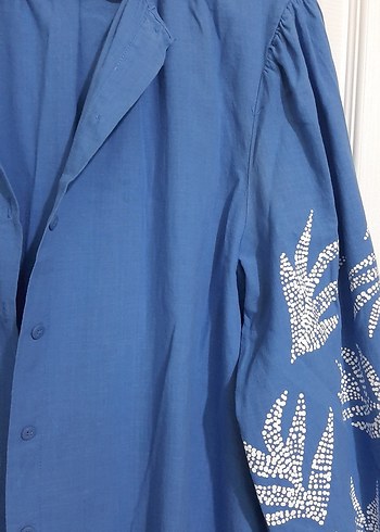 Uzun Kollu Mavi Nakışlı Bohem Gömlek - Görsel 2