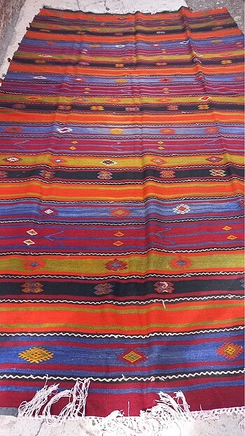 Yün dokuma kilim