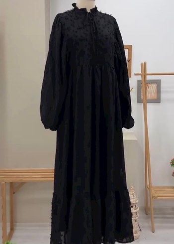 Uzun Siyah Nakışlı Gotik Elbise - Görsel 3