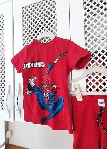 3 Yaş Beden kırmızı Renk Spiderman Alt Üst Takım 3-4 Yaş 