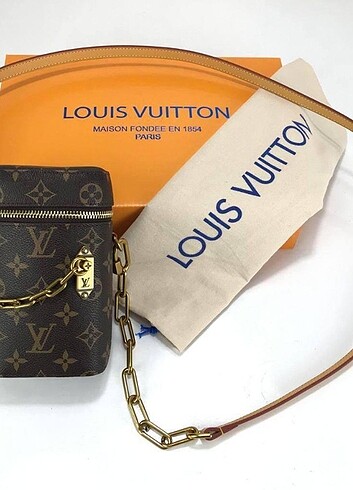 Louis Vuitton Louis Vuitton 