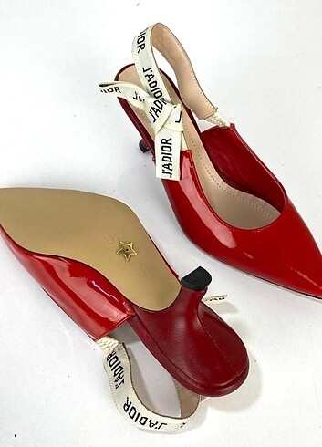 39 Beden kırmızı Renk Christian Dior sandalet