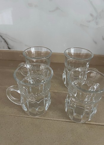 Desenli Kulplu Cam Bardak Seti