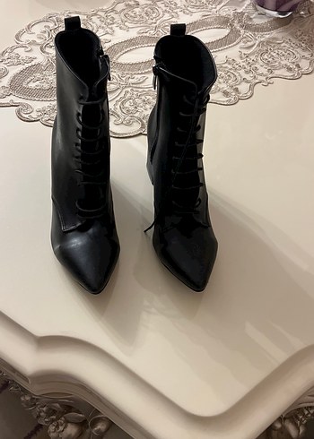 Siyah Deri Yılan Desenli Stiletto Topuklu Bot