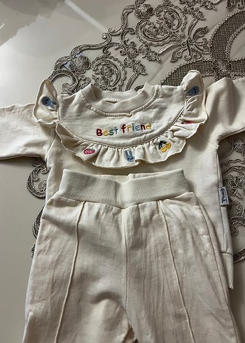 Nakışlı Fırfırlı Uzun Kollu Bebek Kız Takımı - Görsel 2