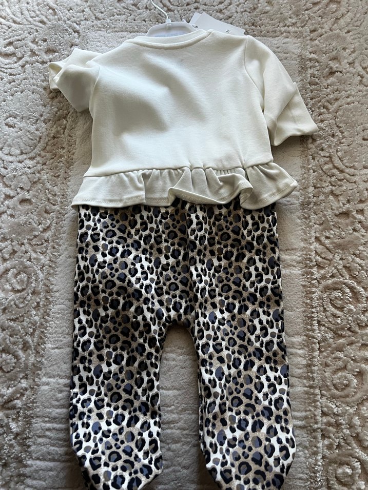 Baskılı Beyaz Uzun Kollu Bebek Kız Tulumu - Görsel 5