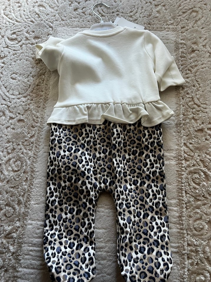 Baskılı Beyaz Uzun Kollu Bebek Kız Tulumu - Görsel 3