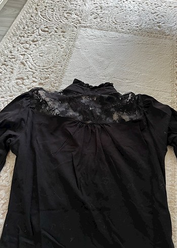Siyah Dantelli Yüksek Yakalı Gotik Bluz - Görsel 6