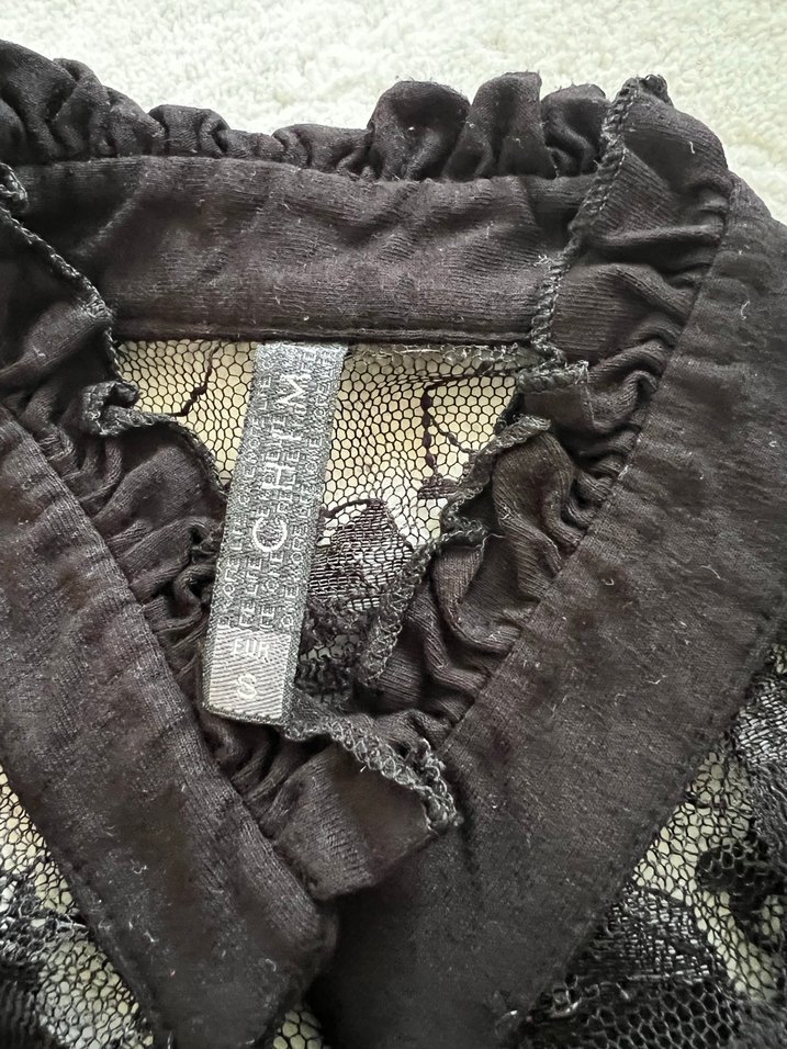 Siyah Dantelli Yüksek Yakalı Gotik Bluz - Görsel 2