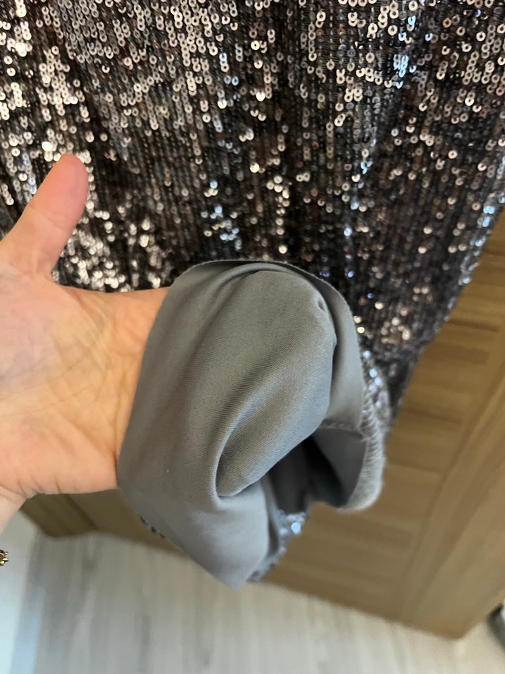 V Yaka Drapeli Gri Uzun Abiye Elbise - Görsel 4