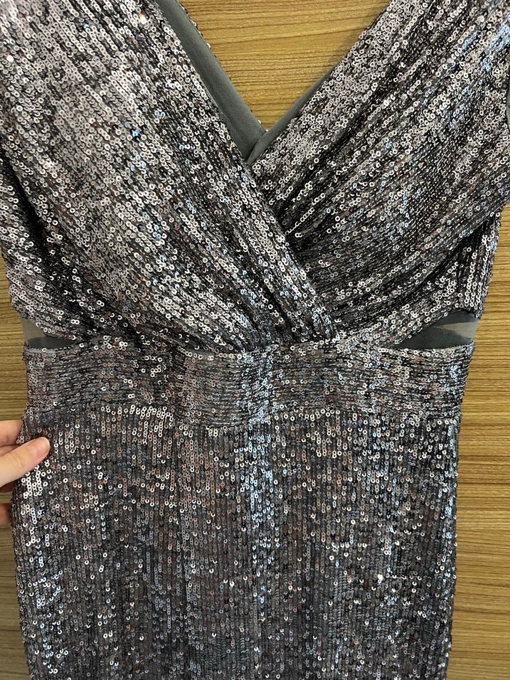 V Yaka Drapeli Gri Uzun Abiye Elbise - Görsel 5