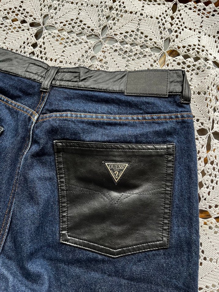 Guess deri detaylı 2000s şort - Görsel 2