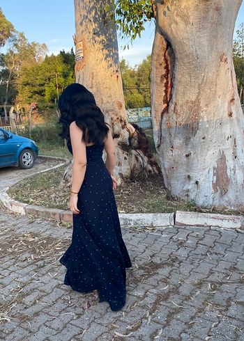 38 Beden Siyah Straplez Uzun puantiyeli elbise
