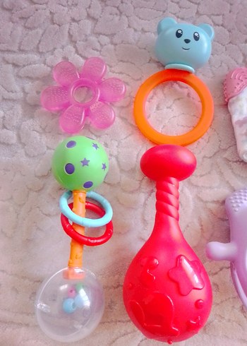 Renkli Bebek Diş Kaşıyıcı ve Çıngırak Seti - Görsel 3