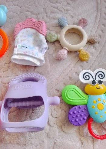 Renkli Bebek Diş Kaşıyıcı ve Çıngırak Seti - Görsel 2