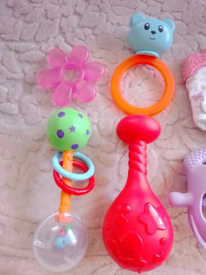 Renkli Bebek Diş Kaşıyıcı ve Çıngırak Seti - Görsel 3