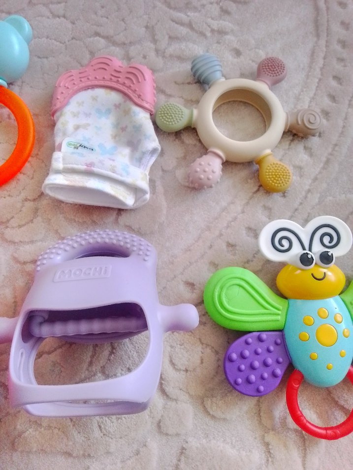 Renkli Bebek Diş Kaşıyıcı ve Çıngırak Seti - Görsel 2