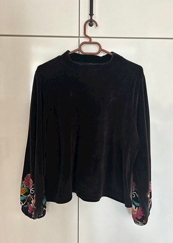 Nakışlı Siyah Yüksek Yakalı Midi bluz - Görsel 5