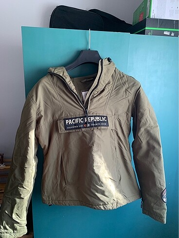 Pull and Bear Pull and bear kanguru mont