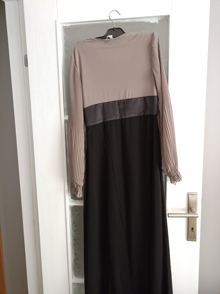 Uzun Kollu Drapeli Bej Siyah Uzun Elbise - Görsel 3