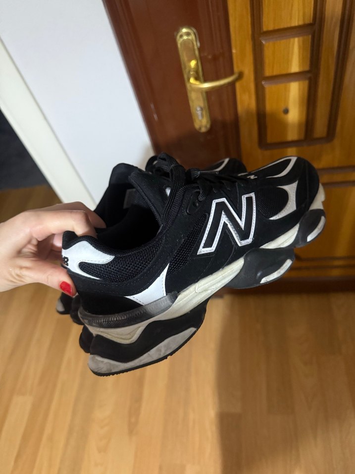 Siyah New Balance Spor Ayakkabı orjinal değil - Görsel 2