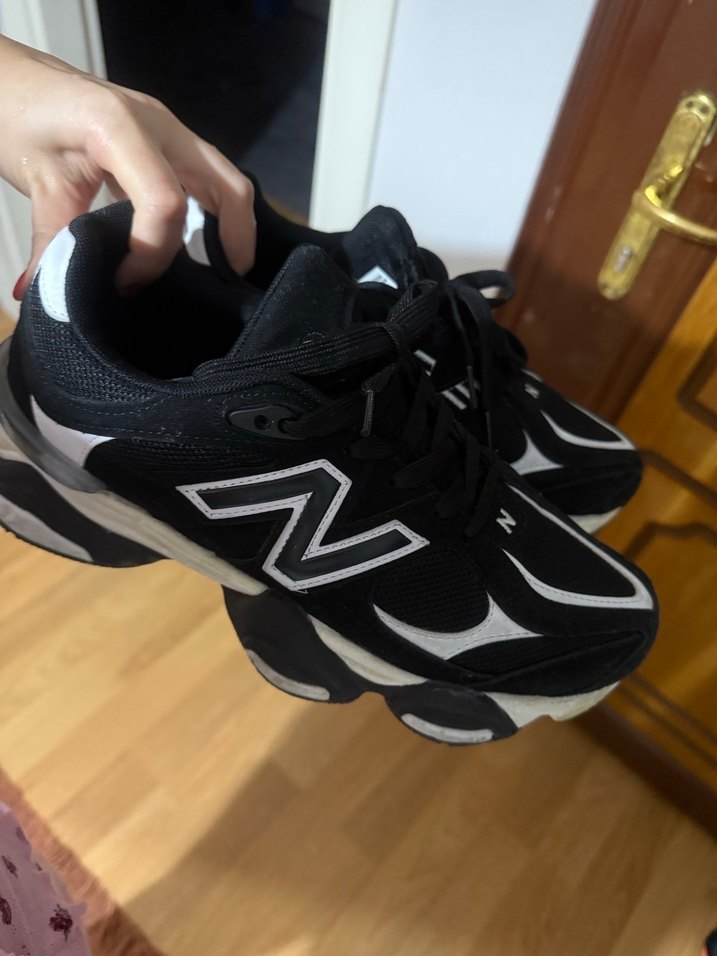 Siyah New Balance Spor Ayakkabı orjinal değil - Görsel 3