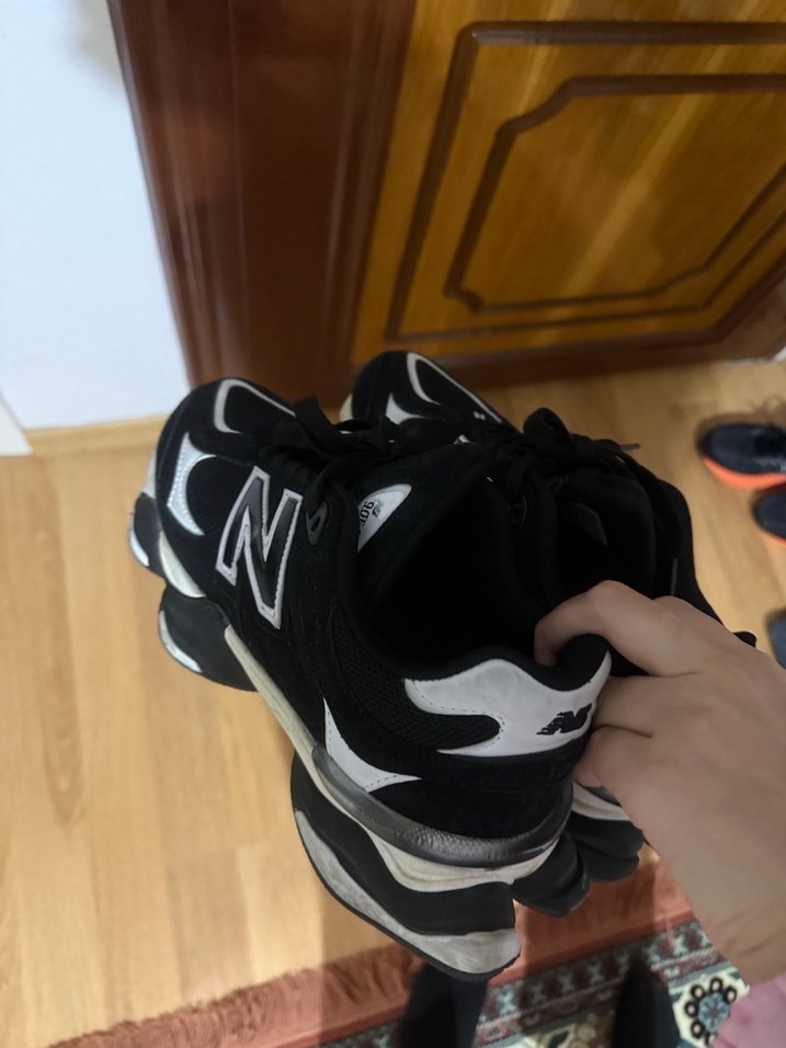 Siyah Bağcıklı Topuklu Spor Ayakkabı orjinal değil - Görsel 3