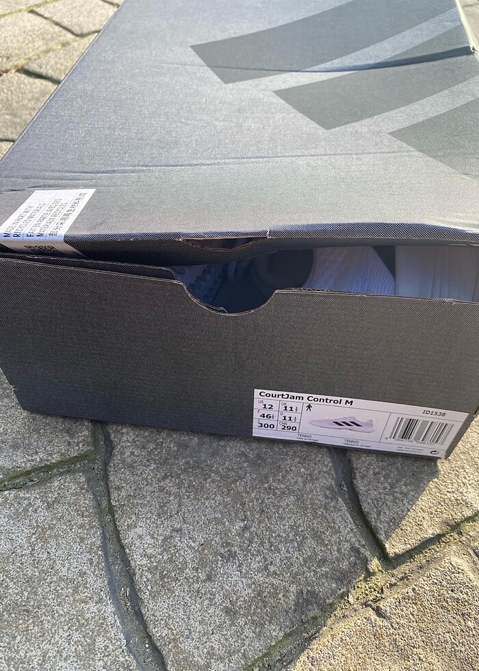 Adidas yeni ayakkabı etiketli - Görsel 3