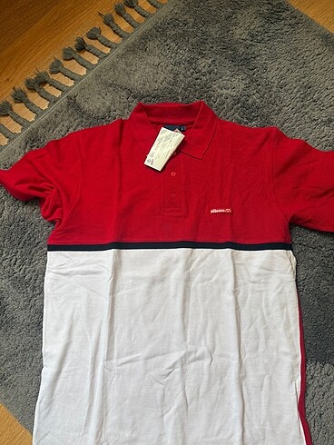 Ellesse etiketli tshirt