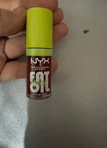 NYX fat oil