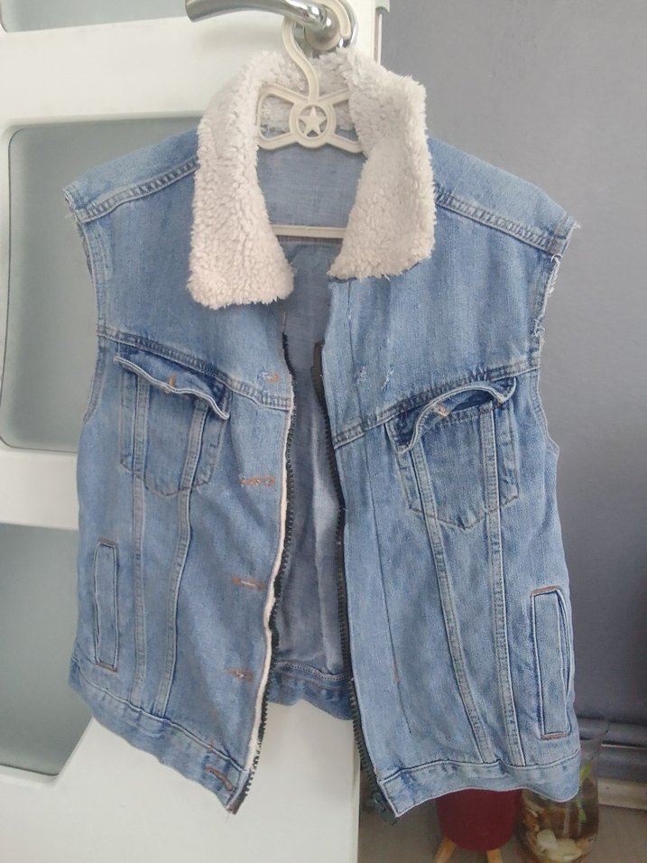 Kadın Mavi Kolsuz Peluş Detaylı Denim Ceket - Görsel 2