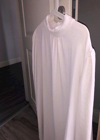 Beyaz Drapeli Yüksek Yakalı tunik - Görsel 2