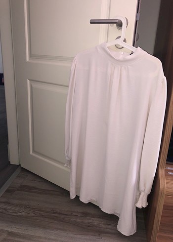 Beyaz Drapeli Yüksek Yakalı tunik - Görsel 4