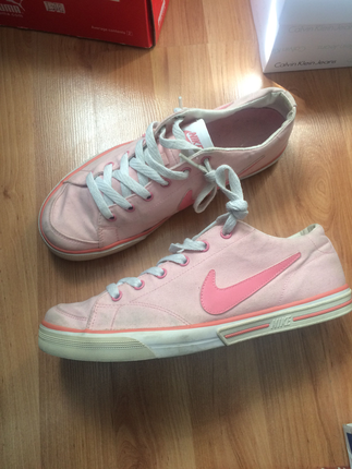 Pembe nike 