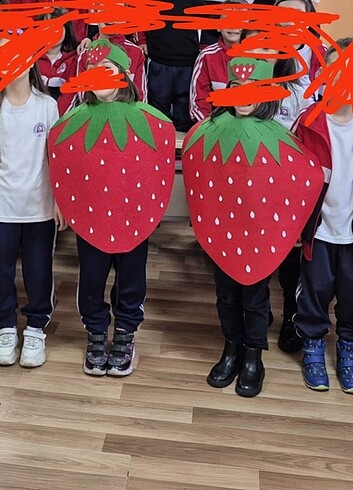 Çilek kostümü tek ön boyundan asmalı taç dahildir
