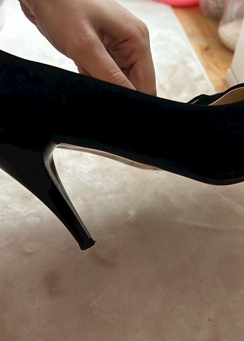 Siyah kadife Stiletto Topuklu Kadın Ayakkabı - Görsel 4